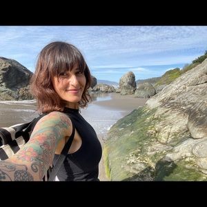 Meet your Posher, Amy